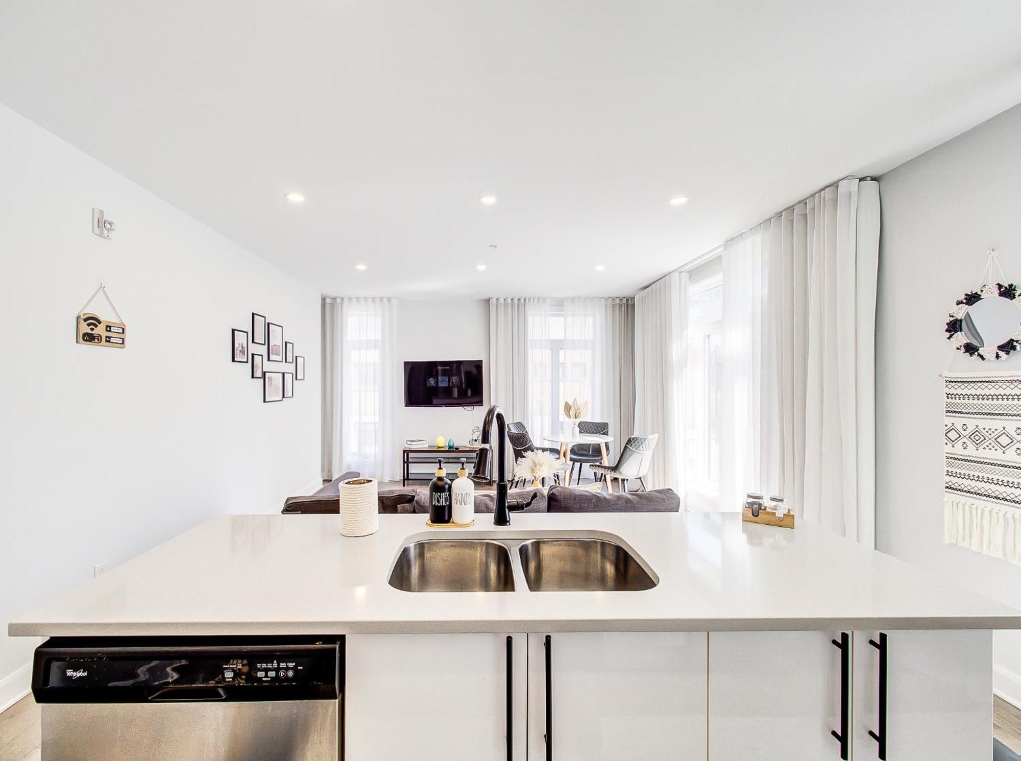 Glamorous 2-Bedroom Condo In Downtown Montreal 206 Exterior photo