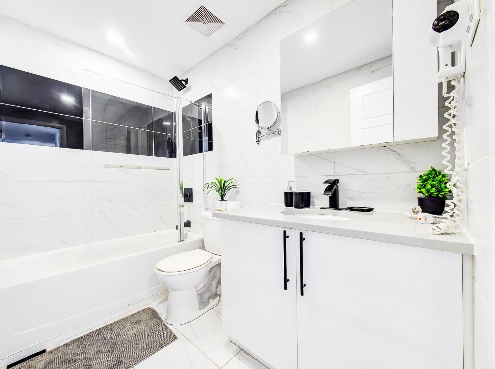 Glamorous 2-Bedroom Condo In Downtown Montreal 206 Exterior photo